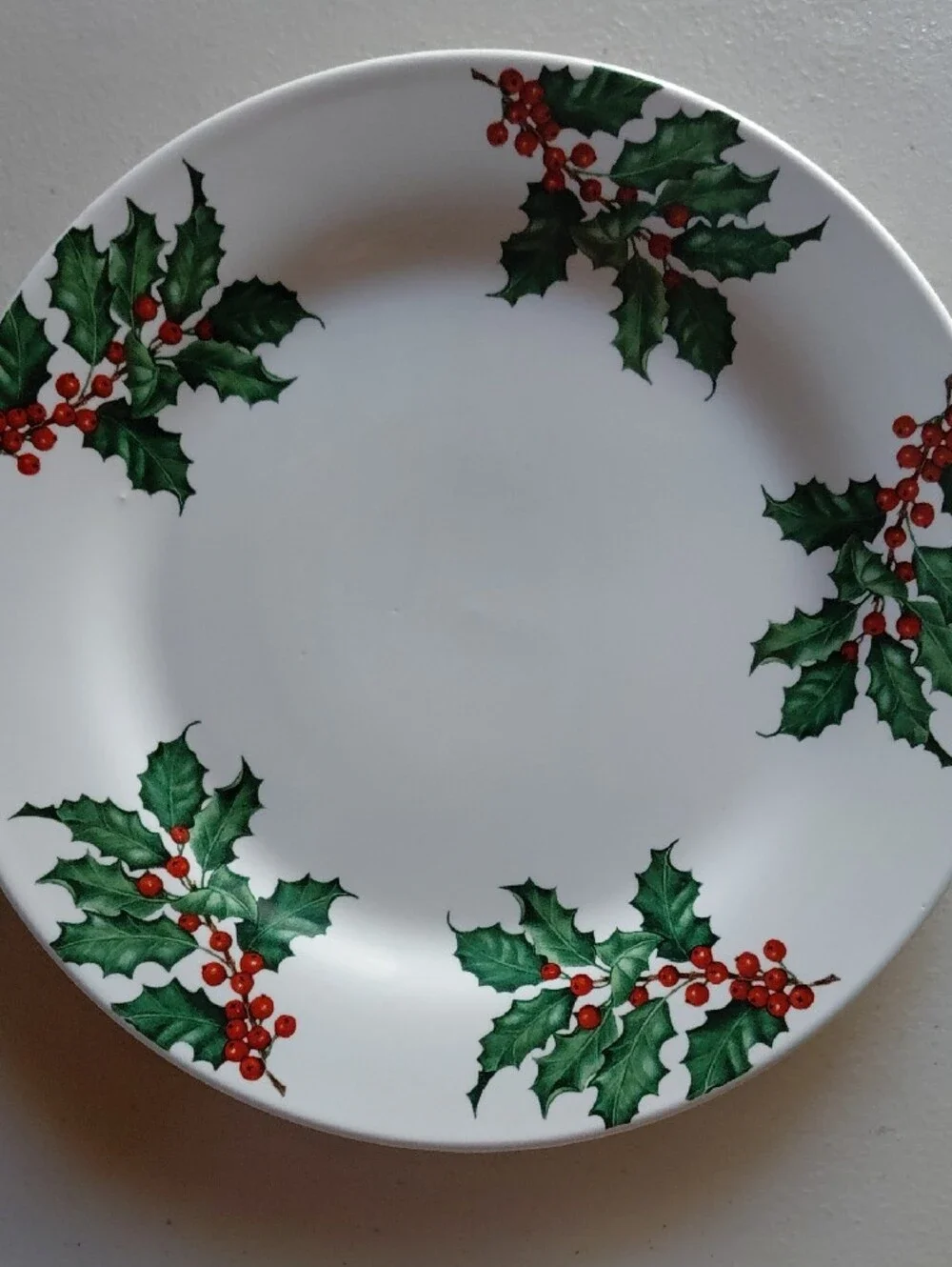 Hallmark White Dinner Plates with Green Holly and Red Berries (Set of 4)